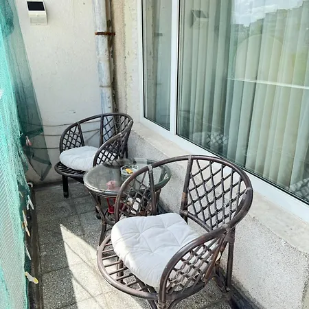 Infinity Is The Μπουργκάς